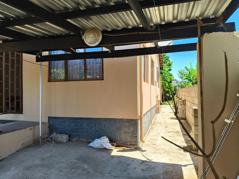 6 Bedroom Property for Sale in Mthata Eastern Cape